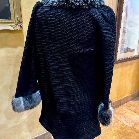 St John Collection Faux Fur Sweater - Picture 5 of 8